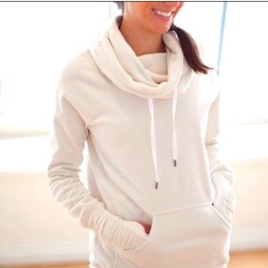Lululemon Don't Hurry Be Happy Pullover 6 Cream